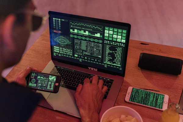 Steigert maschinelles Lernen die Präzision bei der Vorhersage von Cyberangriffen?